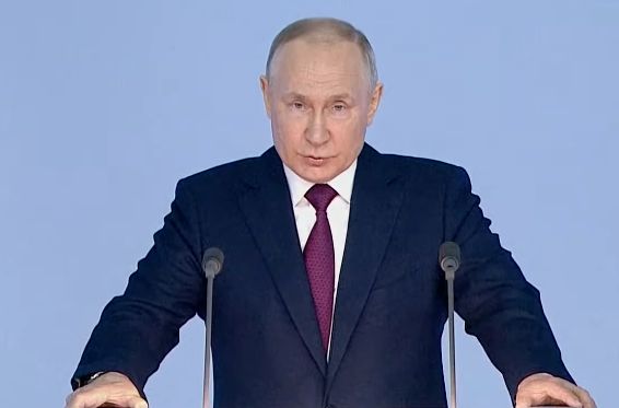 issues warrants against Russian President